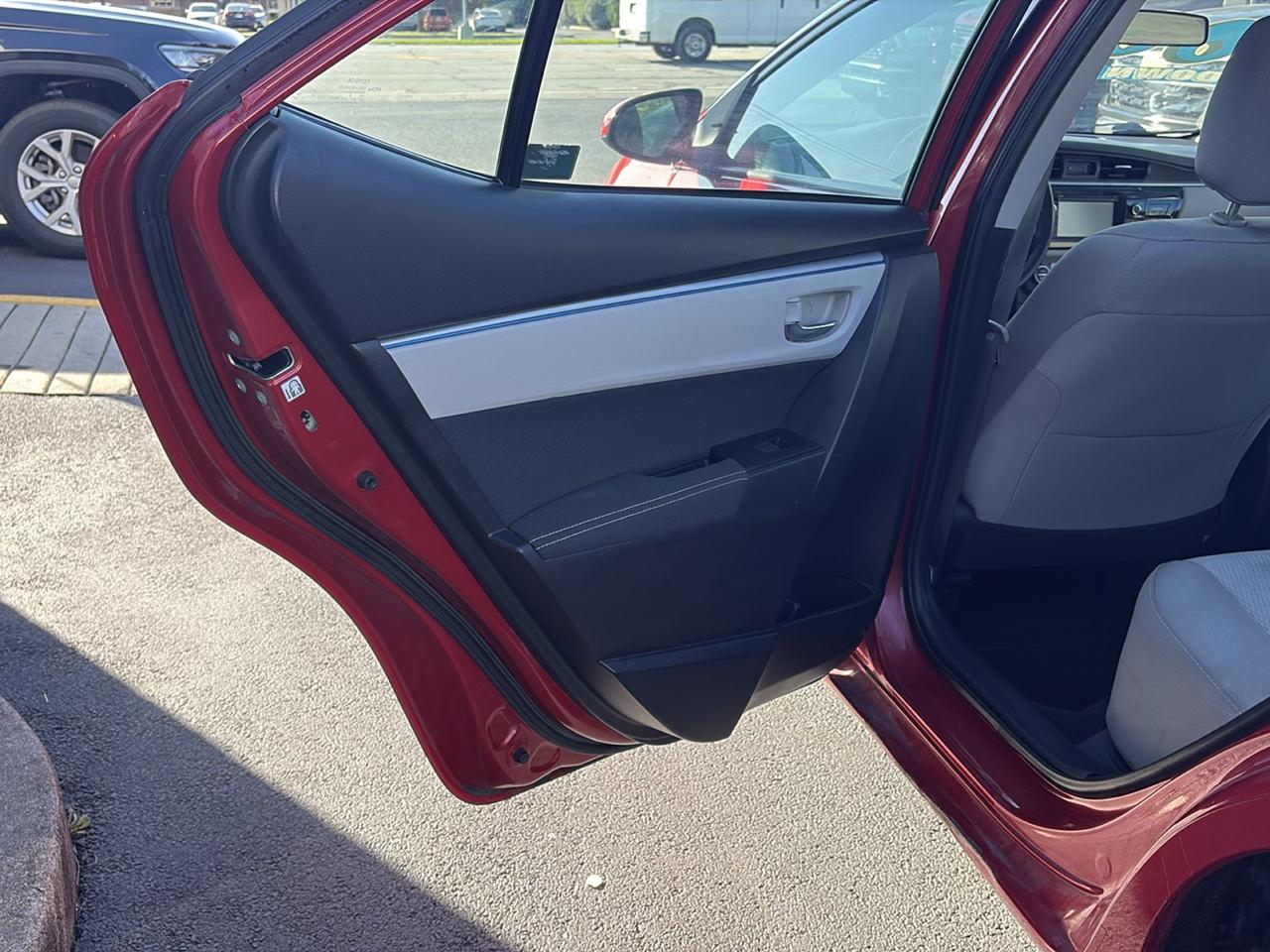 Toyota Corolla LE CVT 2016