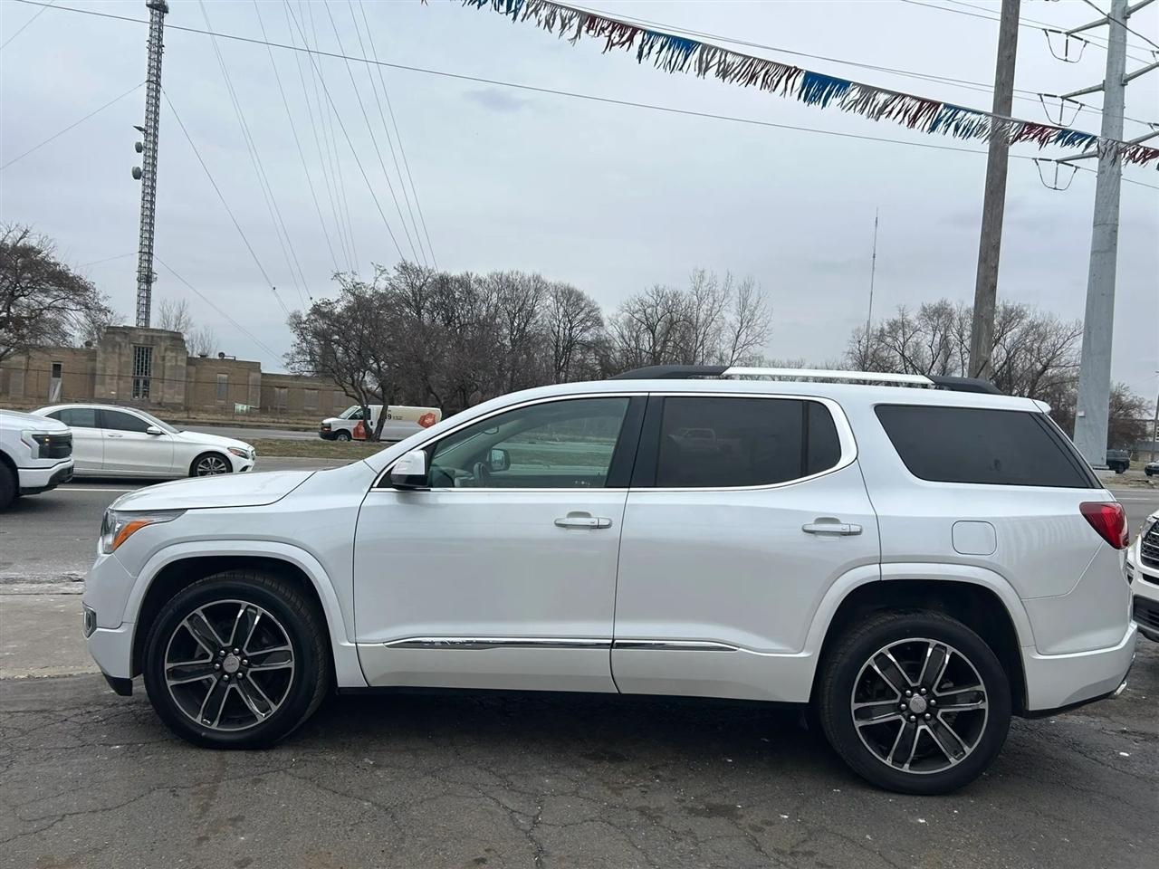 GMC Acadia Denali AWD 2017