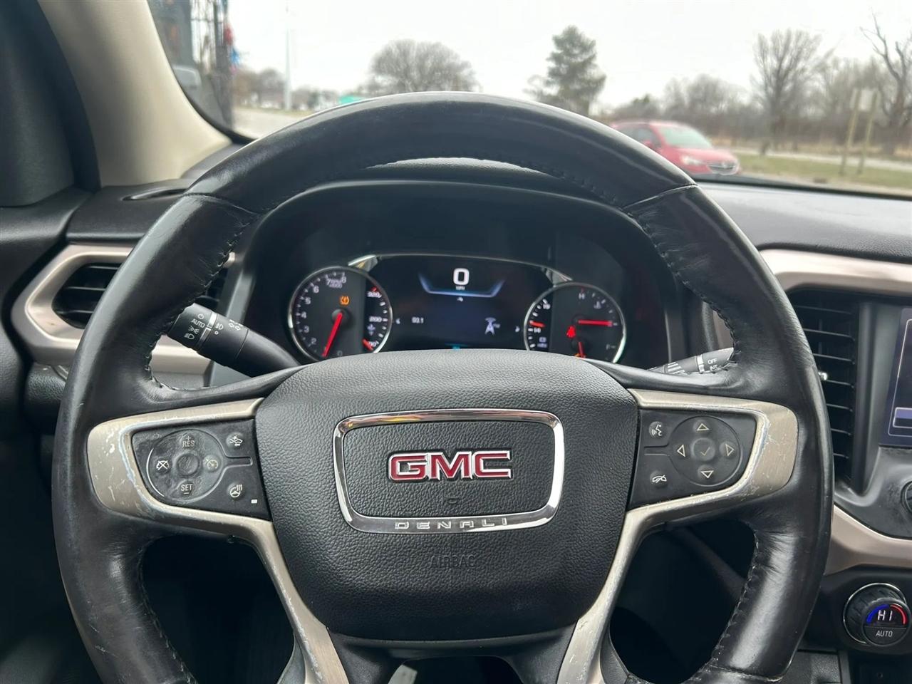 GMC Acadia Denali AWD 2017