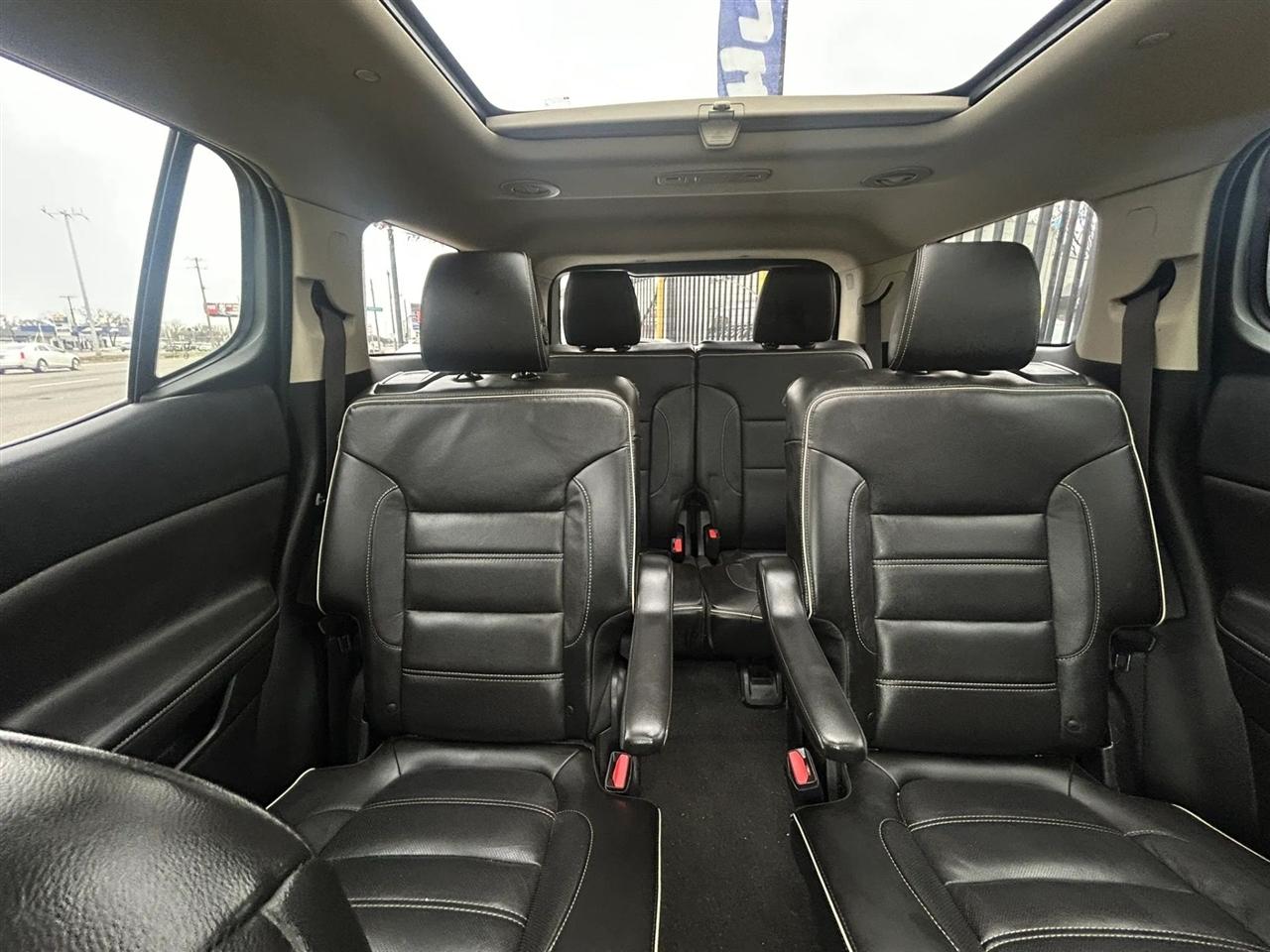 GMC Acadia Denali AWD 2017