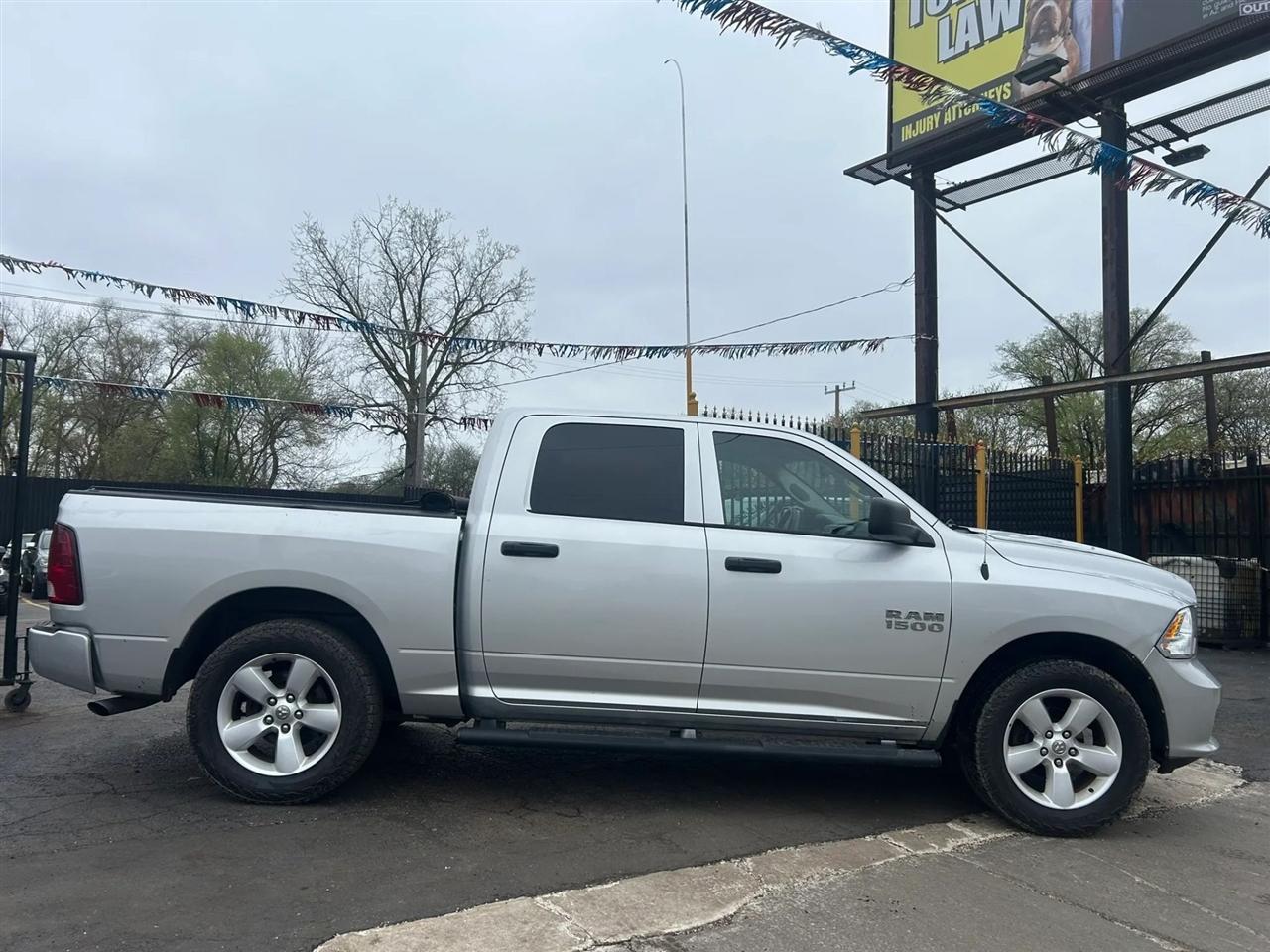 RAM 1500 Tradesman Crew Cab SWB 4WD 2016