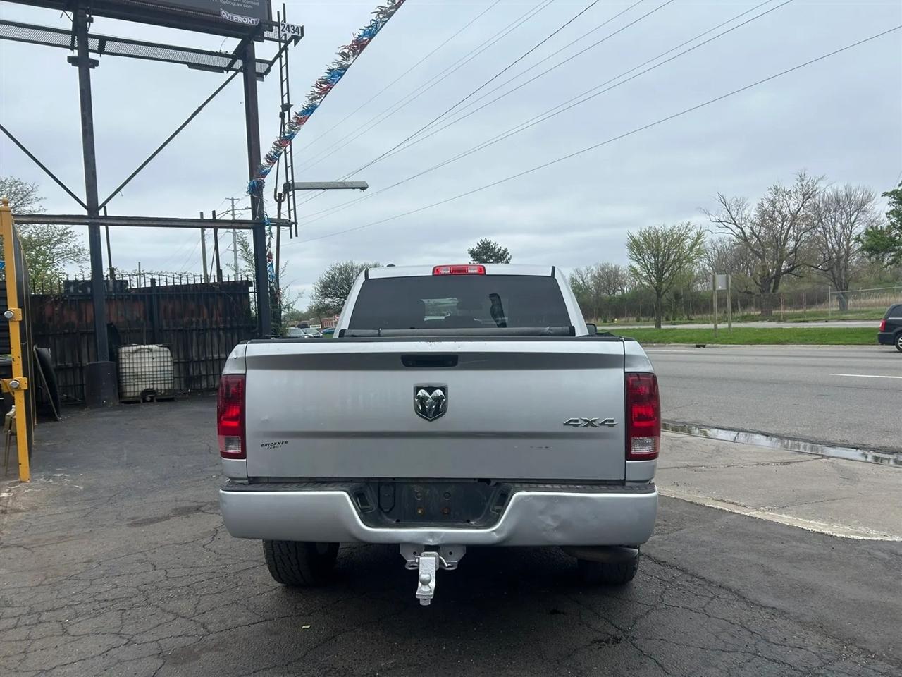 RAM 1500 Tradesman Crew Cab SWB 4WD 2016