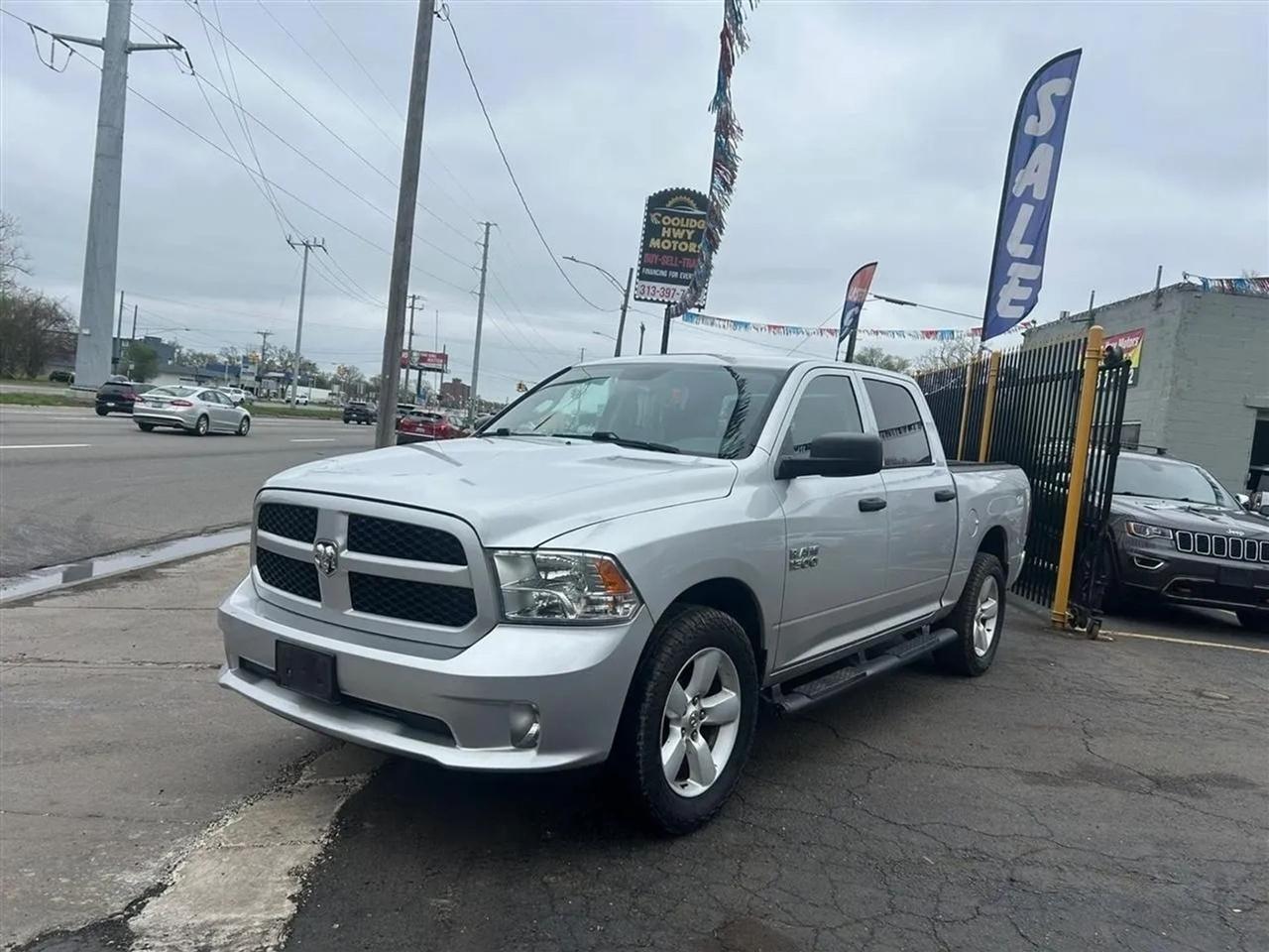 2016 RAM 1500 Tradesman Crew Cab SWB 4WD
