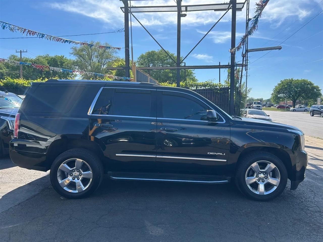 GMC Yukon Denali 4WD 2016