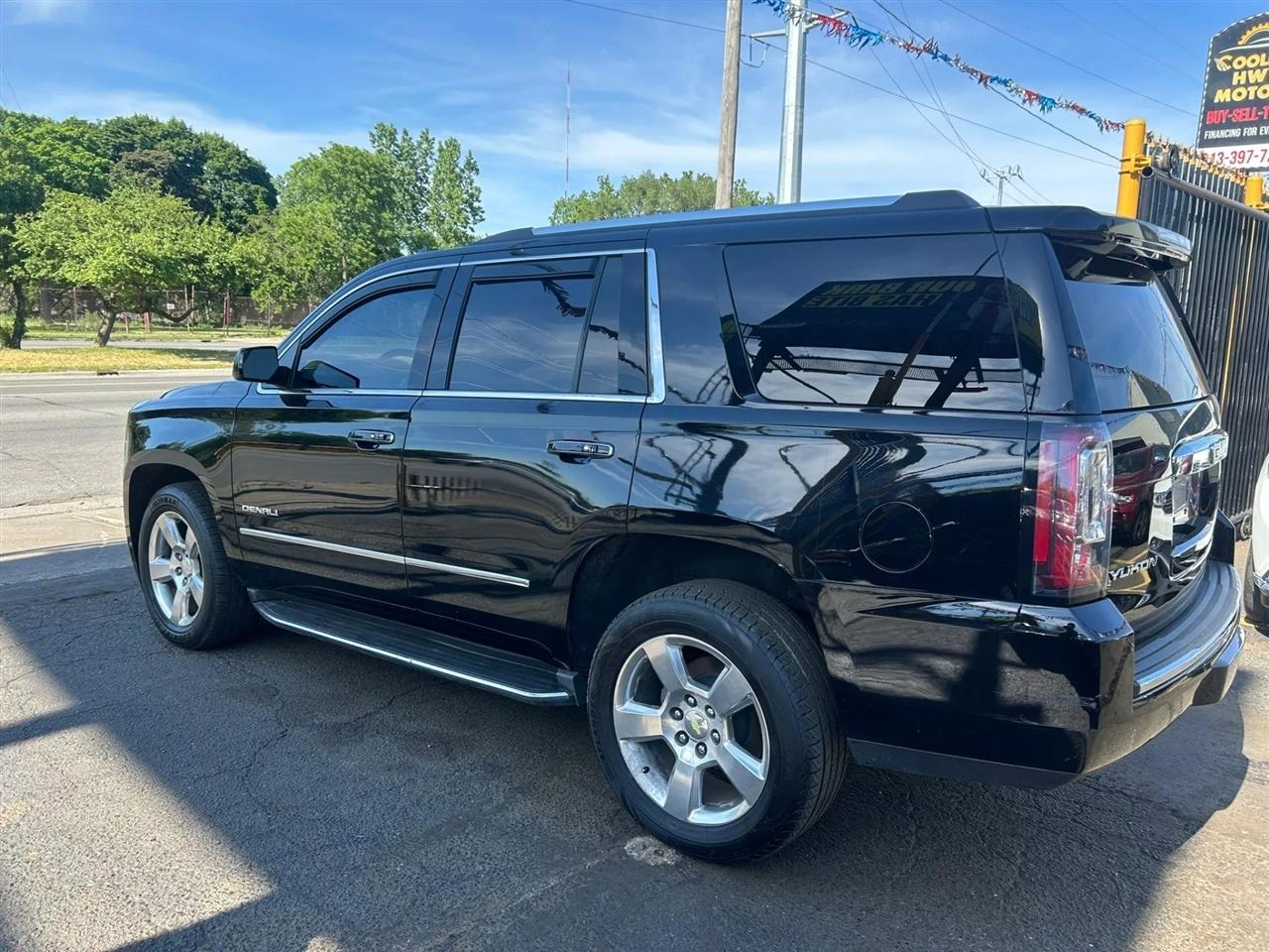 GMC Yukon Denali 4WD 2016