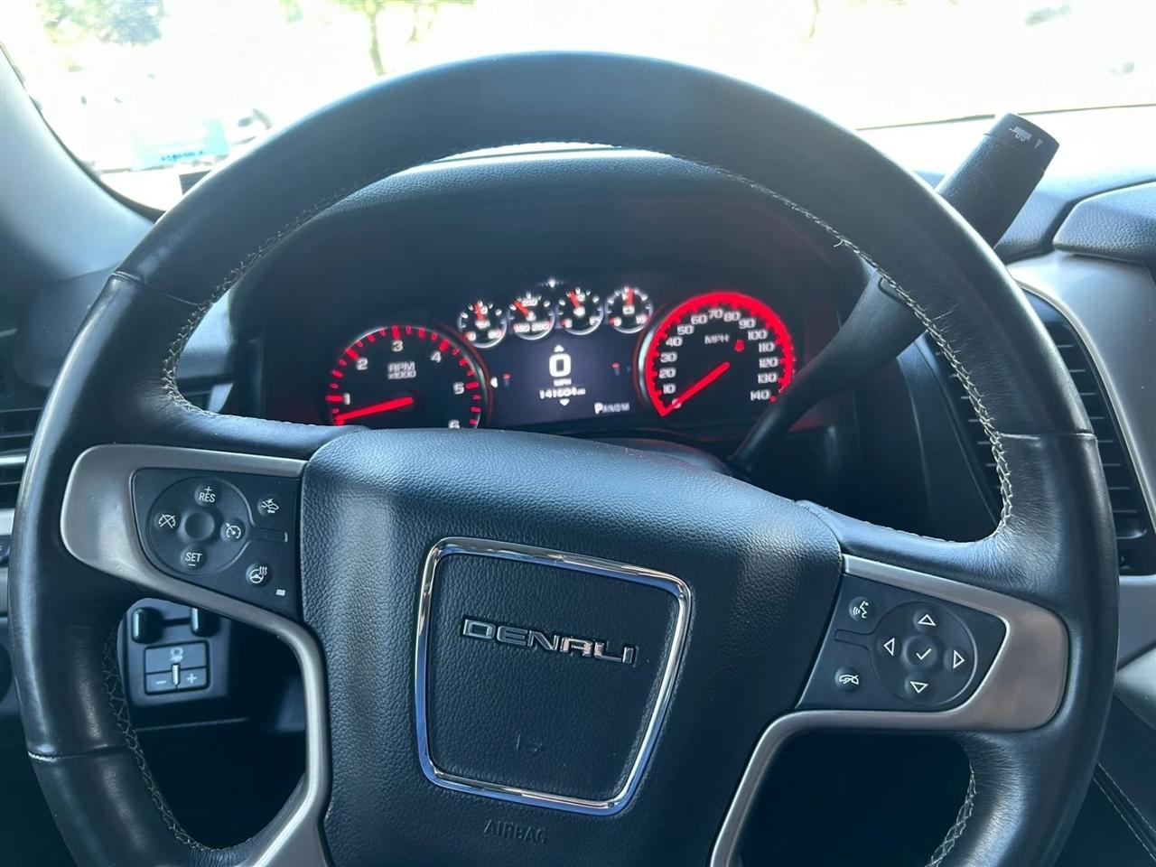 GMC Yukon Denali 4WD 2016