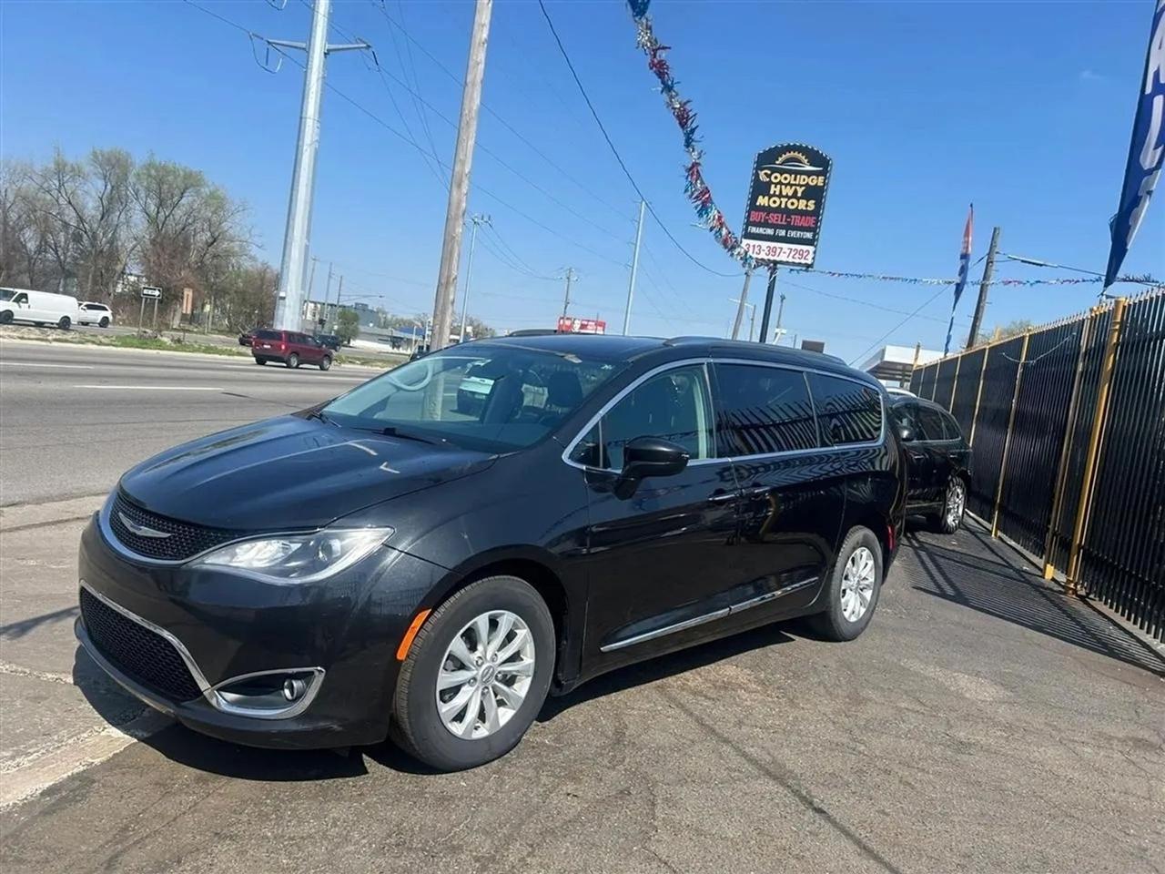 2019 Chrysler Pacifica Touring-L