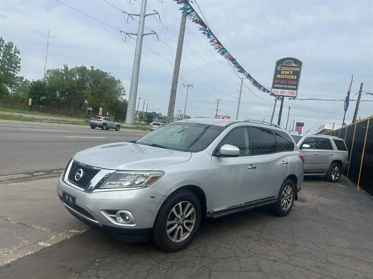 Gray 2014 Nissan Pathfinder SUV / Crossover Four-Wheel Drive Continuously Variable Transmission