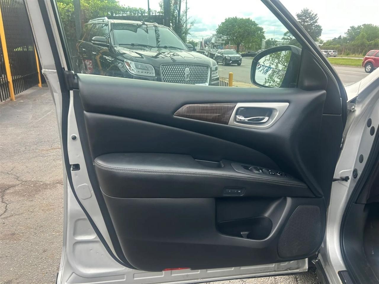 Nissan Pathfinder SL 4WD 2014