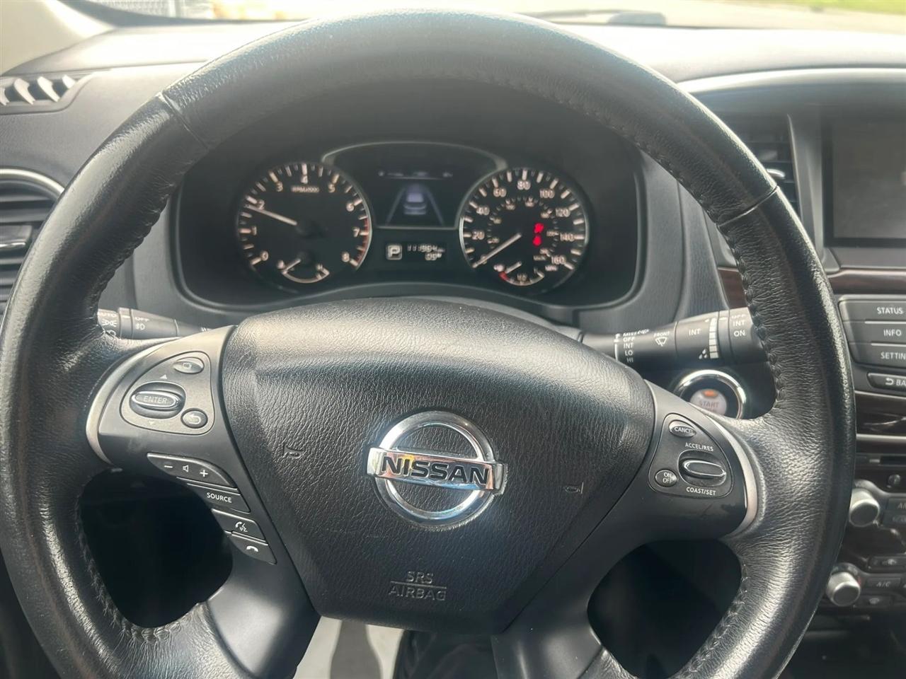 Nissan Pathfinder SL 4WD 2014