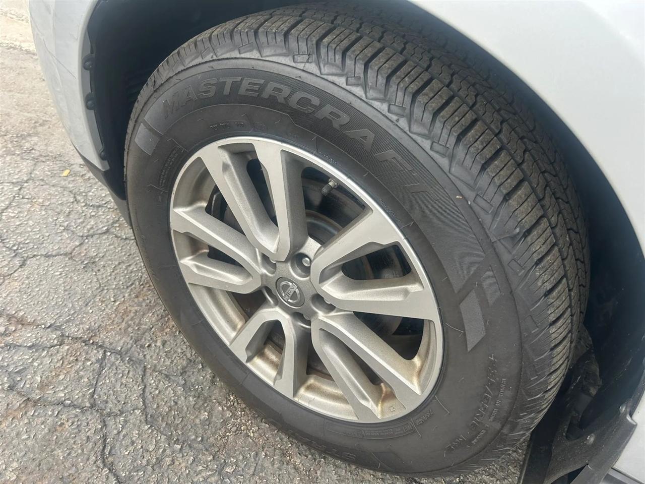 Nissan Pathfinder SL 4WD 2014