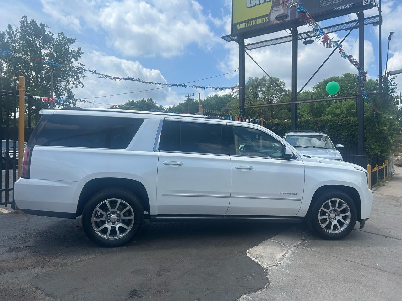 GMC Yukon XL Denali 4WD 2017