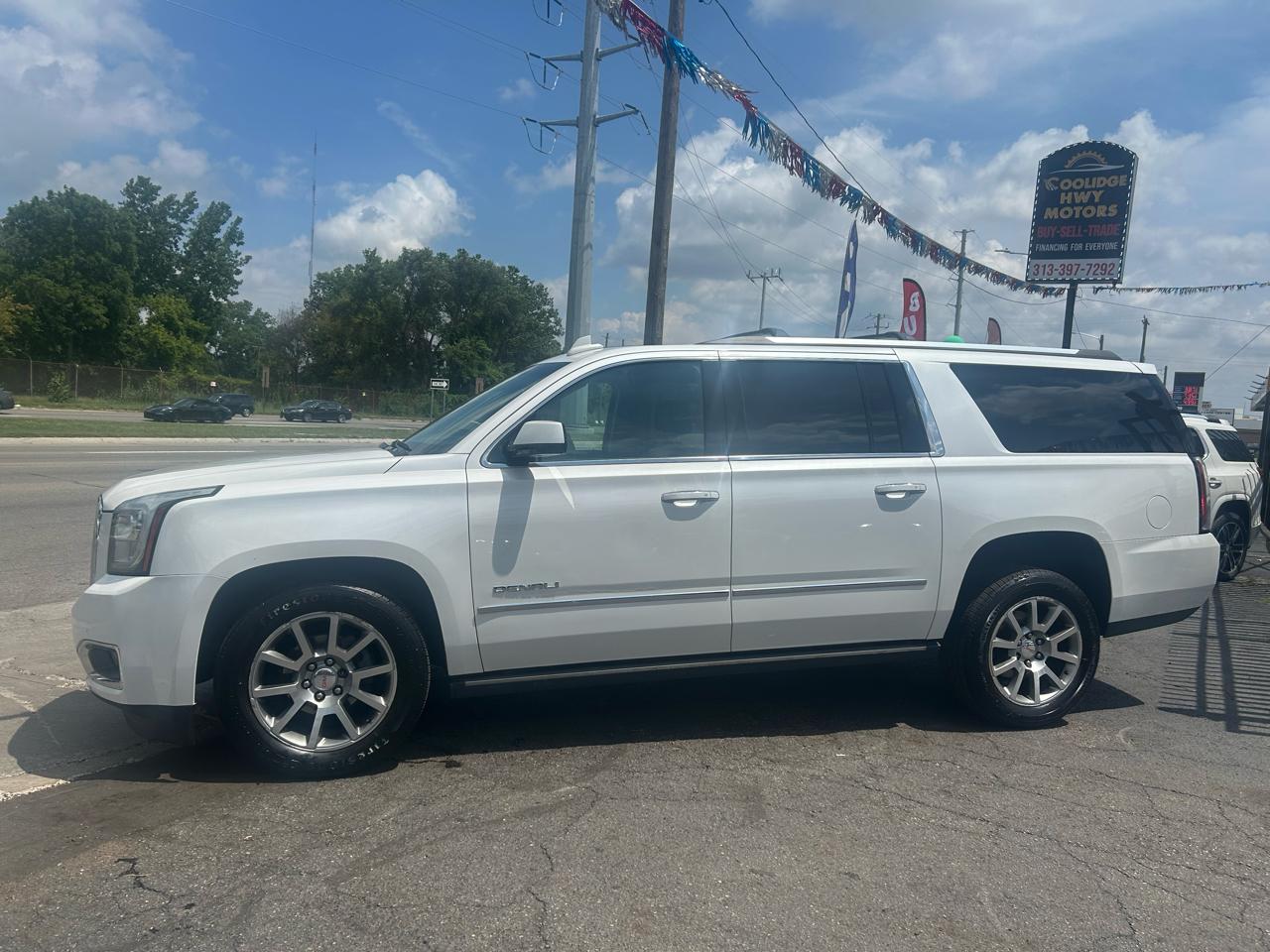GMC Yukon XL Denali 4WD 2017
