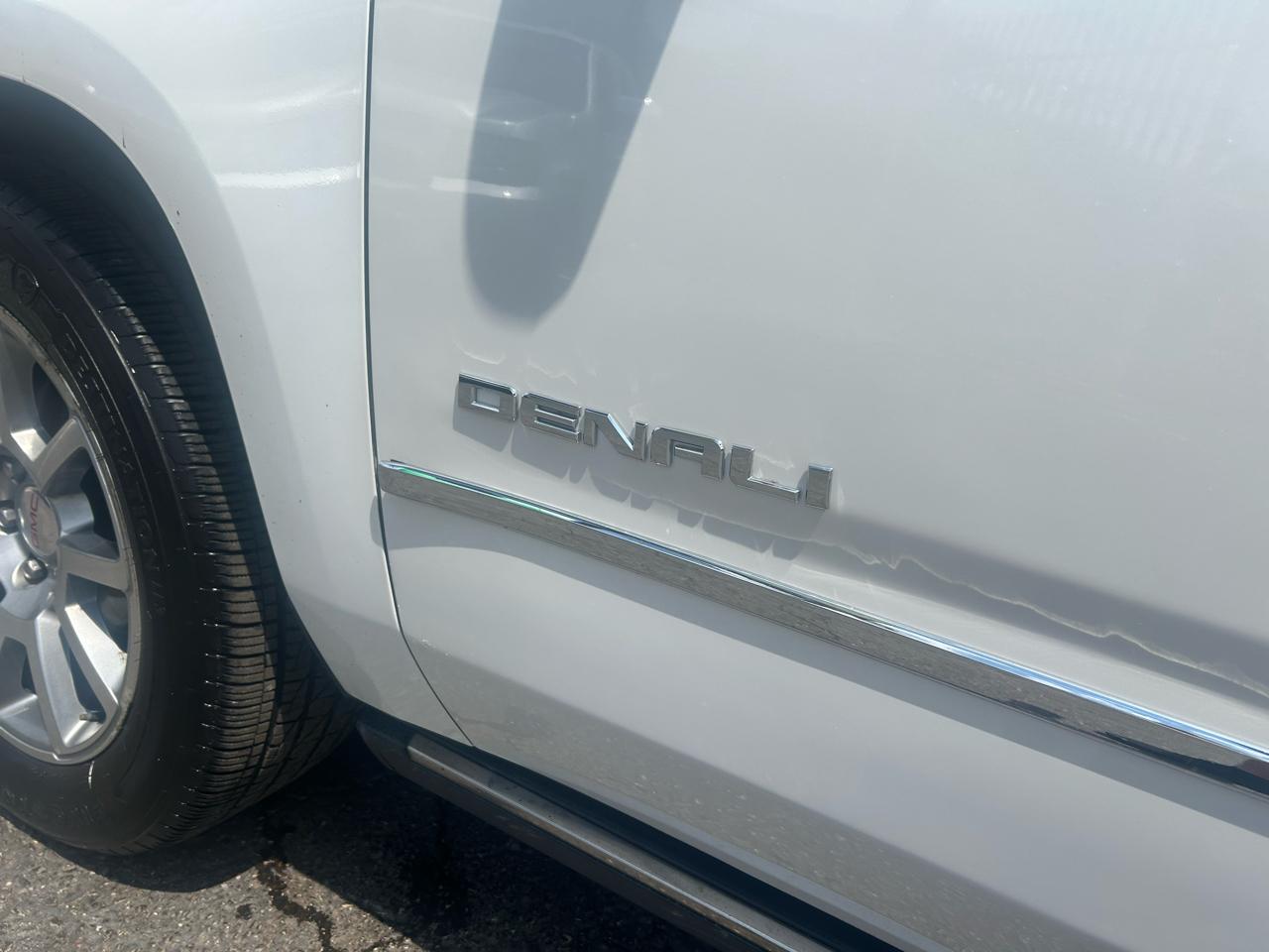 GMC Yukon XL Denali 4WD 2017