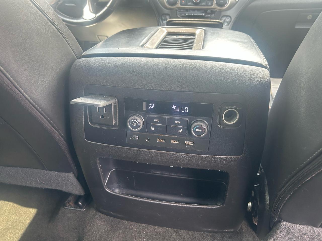 GMC Yukon XL Denali 4WD 2017