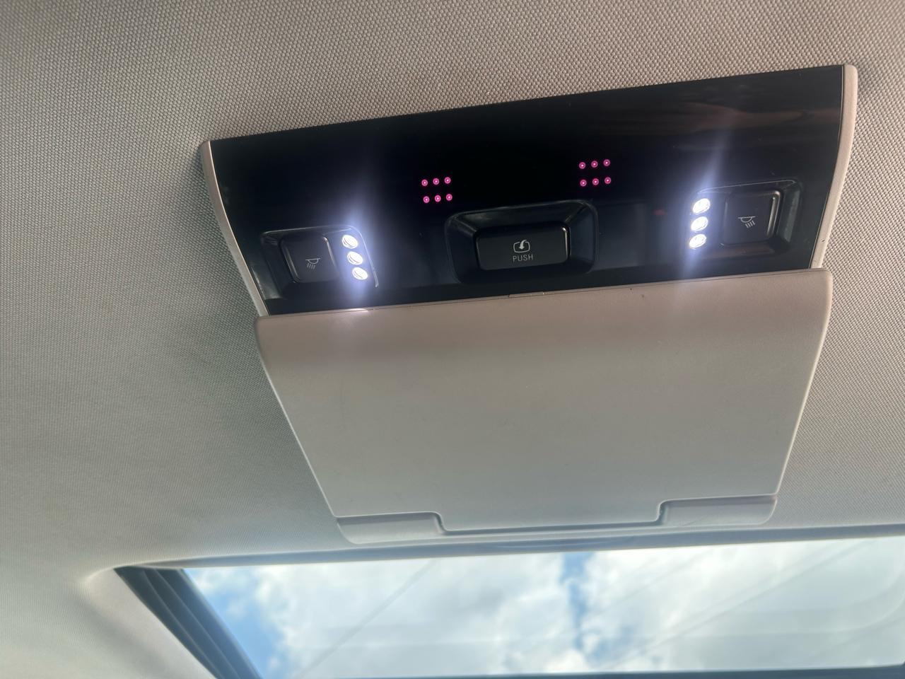GMC Yukon XL Denali 4WD 2017