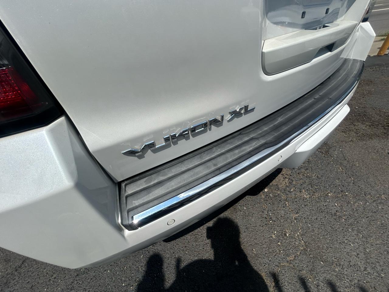 GMC Yukon XL Denali 4WD 2017