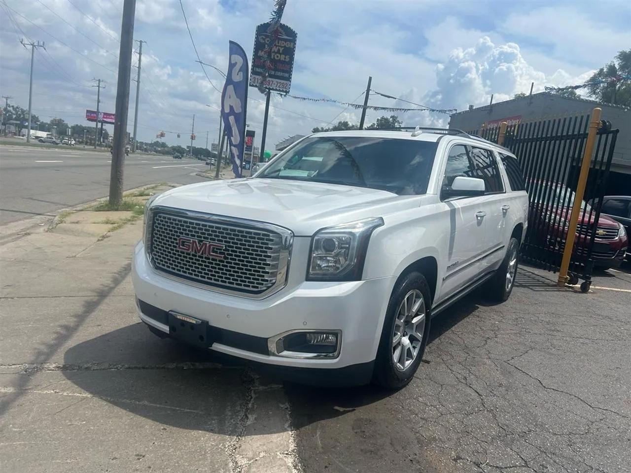 2017 GMC Yukon XL Denali 4WD