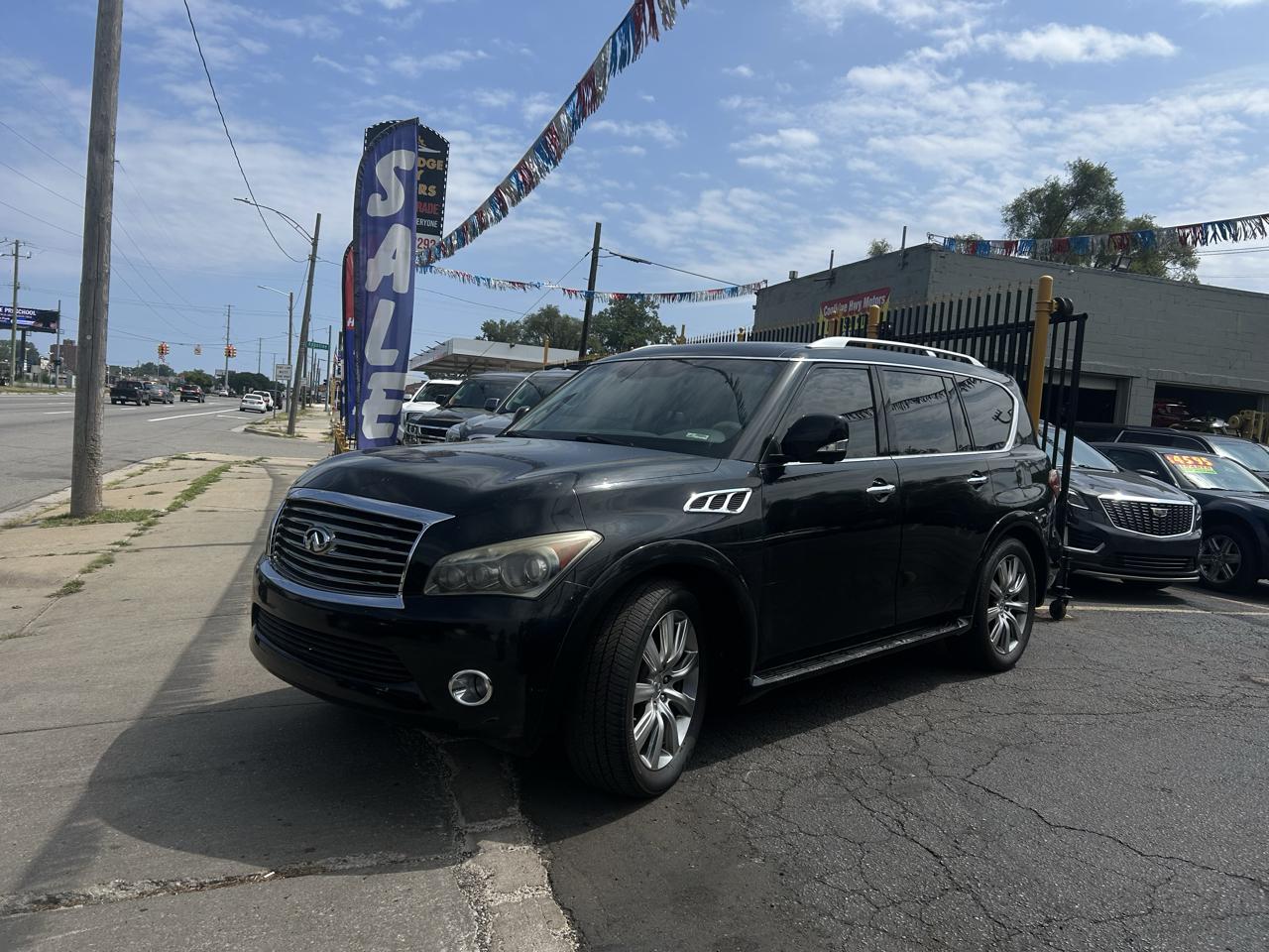  2012 INFINITI QX56 4WD   