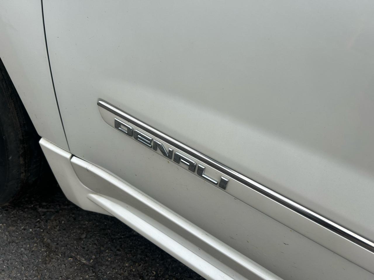 GMC Acadia Denali AWD 2015