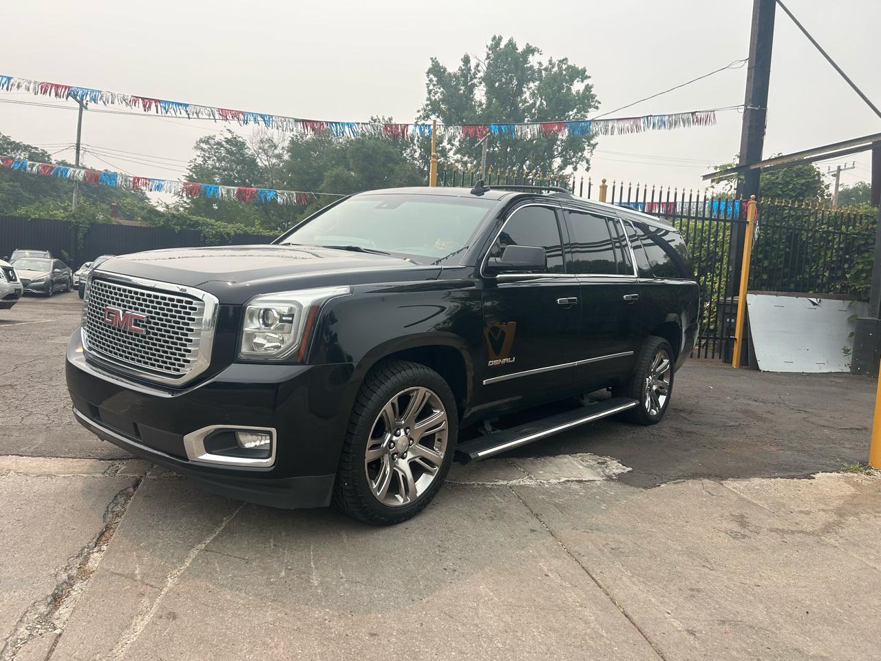 GMC Yukon XL Denali 4WD 2017