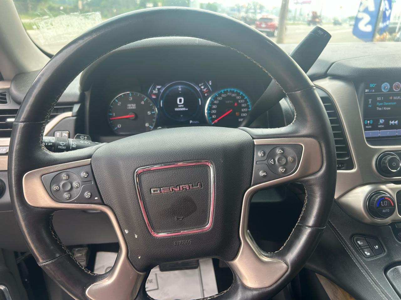 GMC Yukon XL Denali 4WD 2017