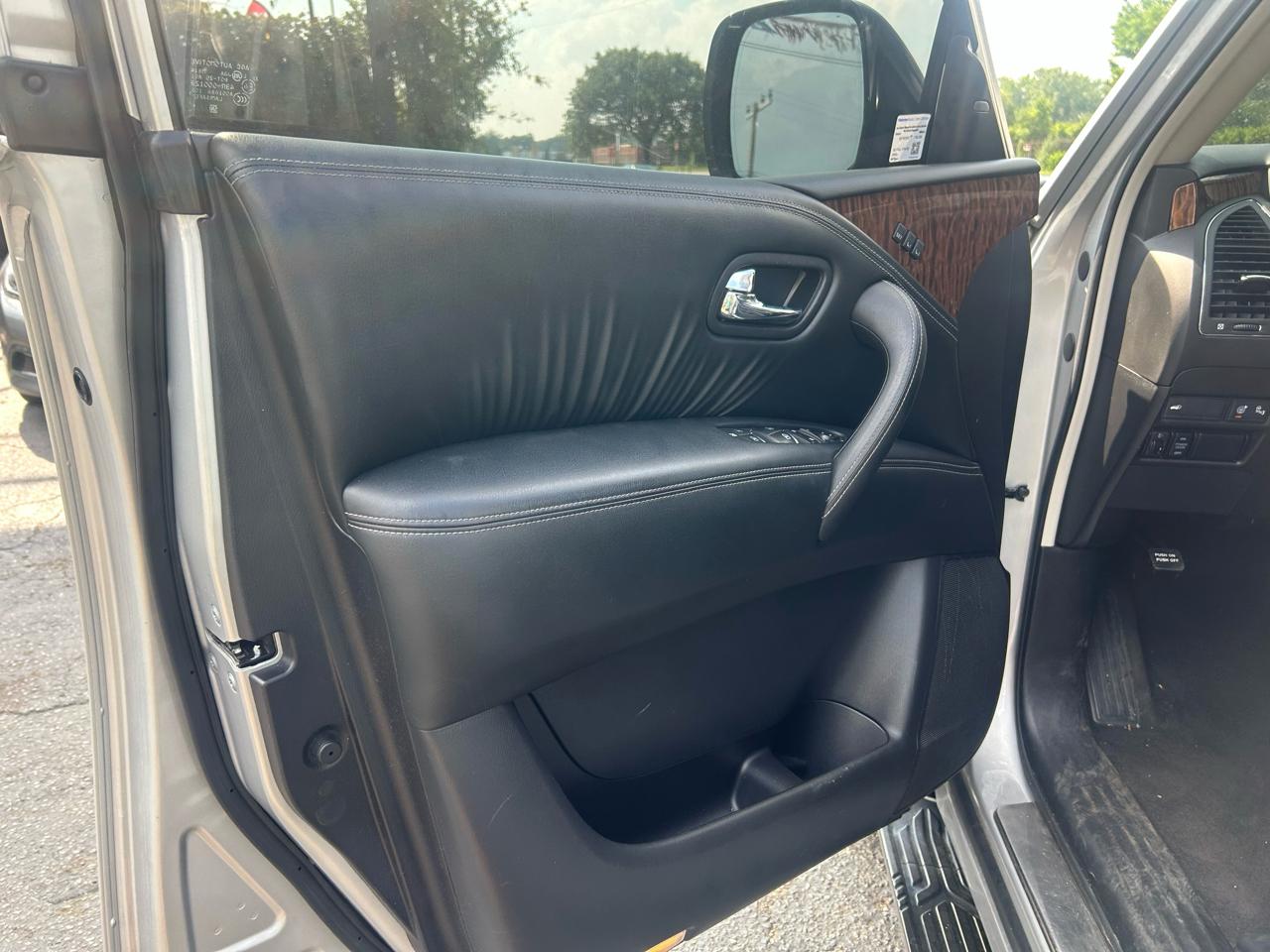 Nissan Armada Platinum 2WD 2017