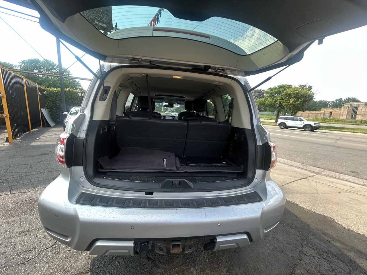 Nissan Armada Platinum 2WD 2017