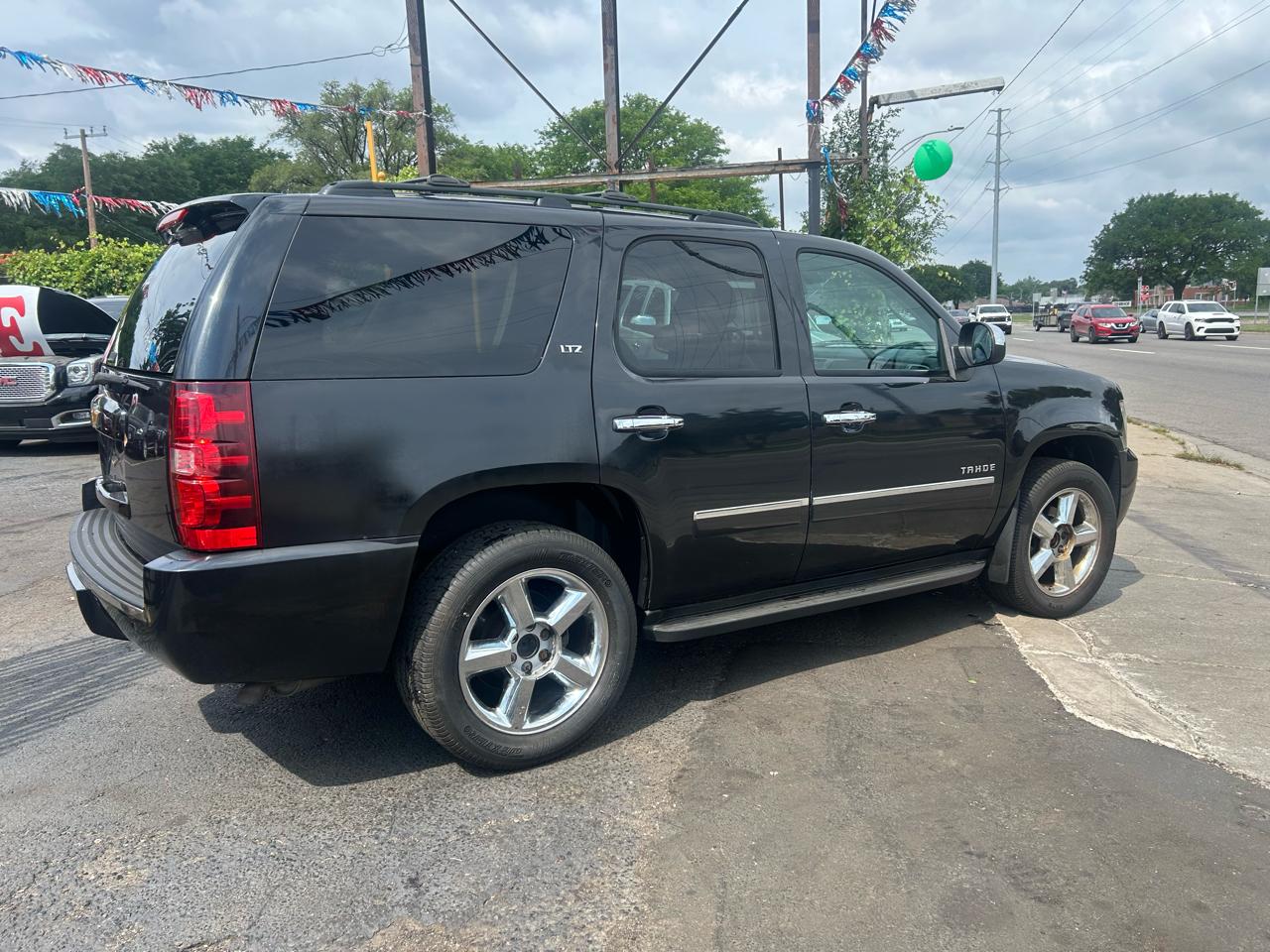 Chevrolet Tahoe LTZ 4WD 2013
