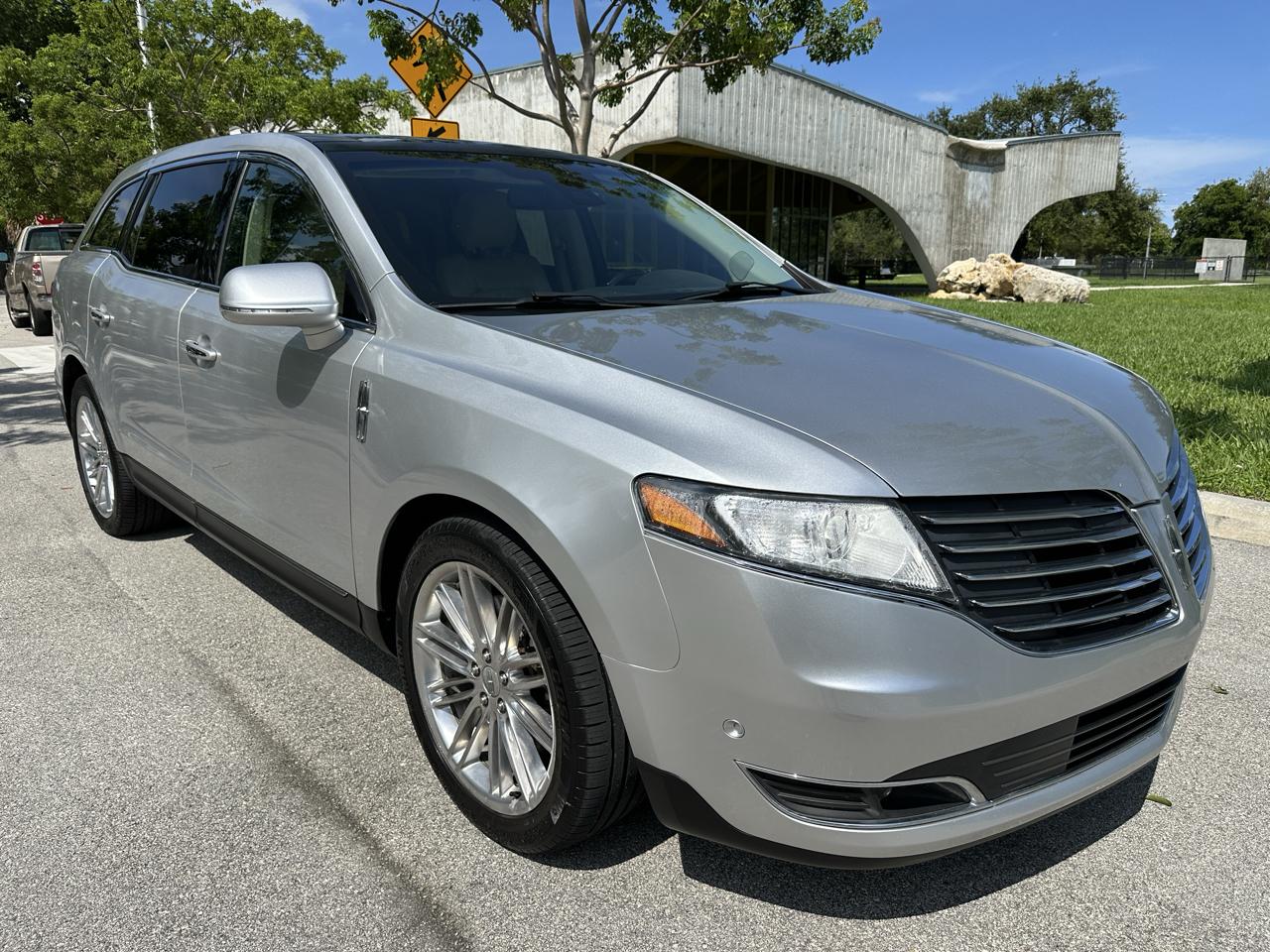 Lincoln MKT 3.5L AWD Standard 2019