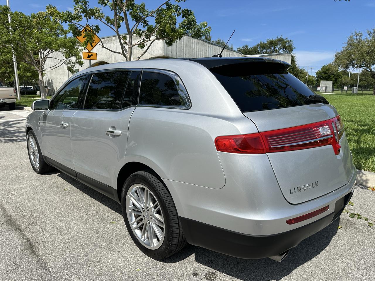 Lincoln MKT 3.5L AWD Standard 2019