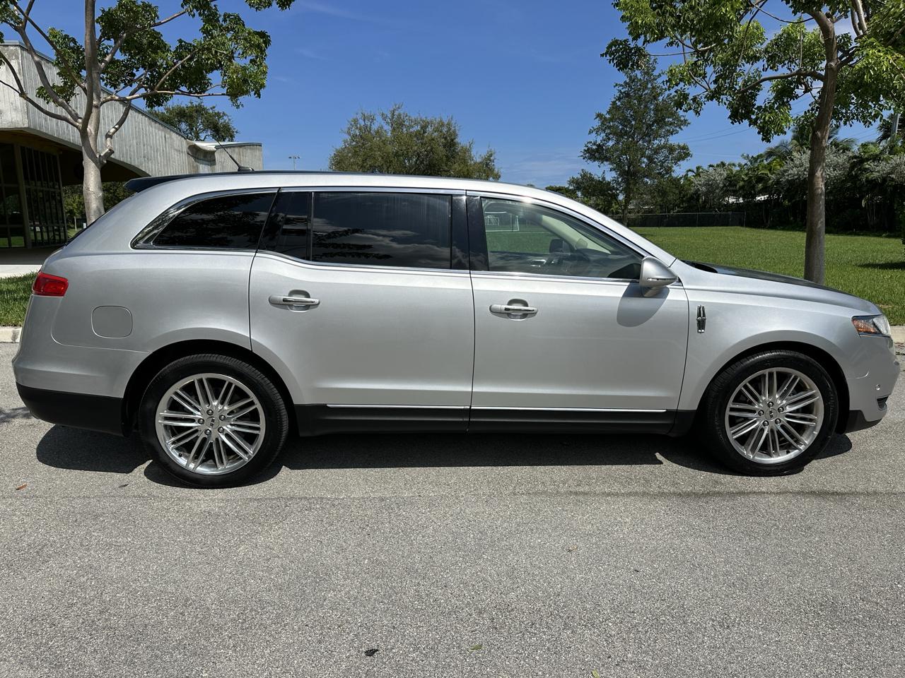 Lincoln MKT 3.5L AWD Standard 2019