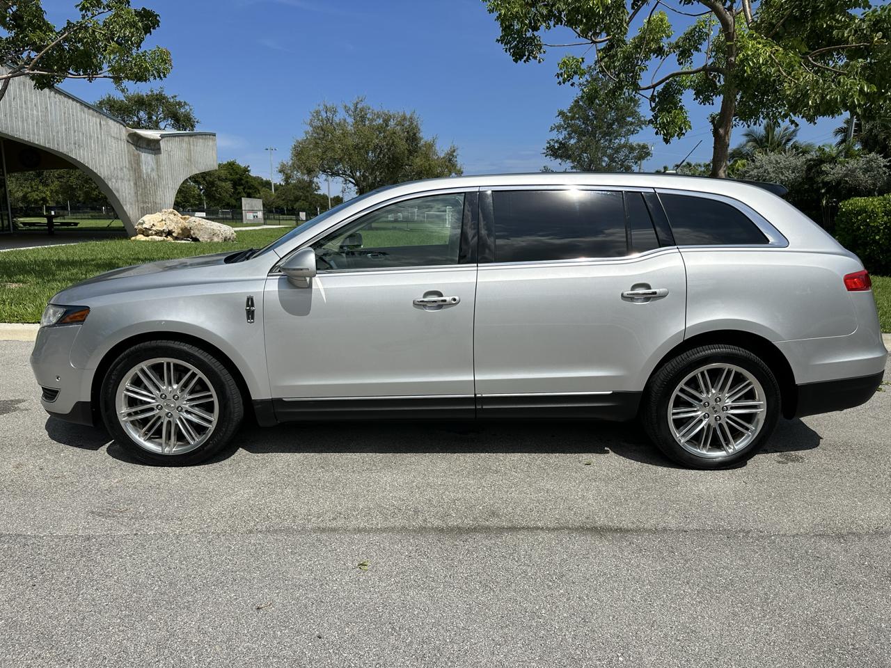 Lincoln MKT 3.5L AWD Standard 2019