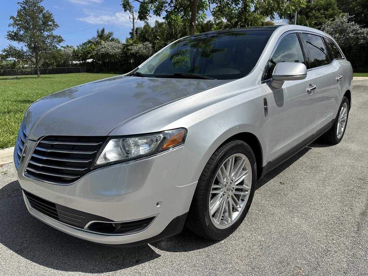 Lincoln MKT 3.5L AWD Standard 2019