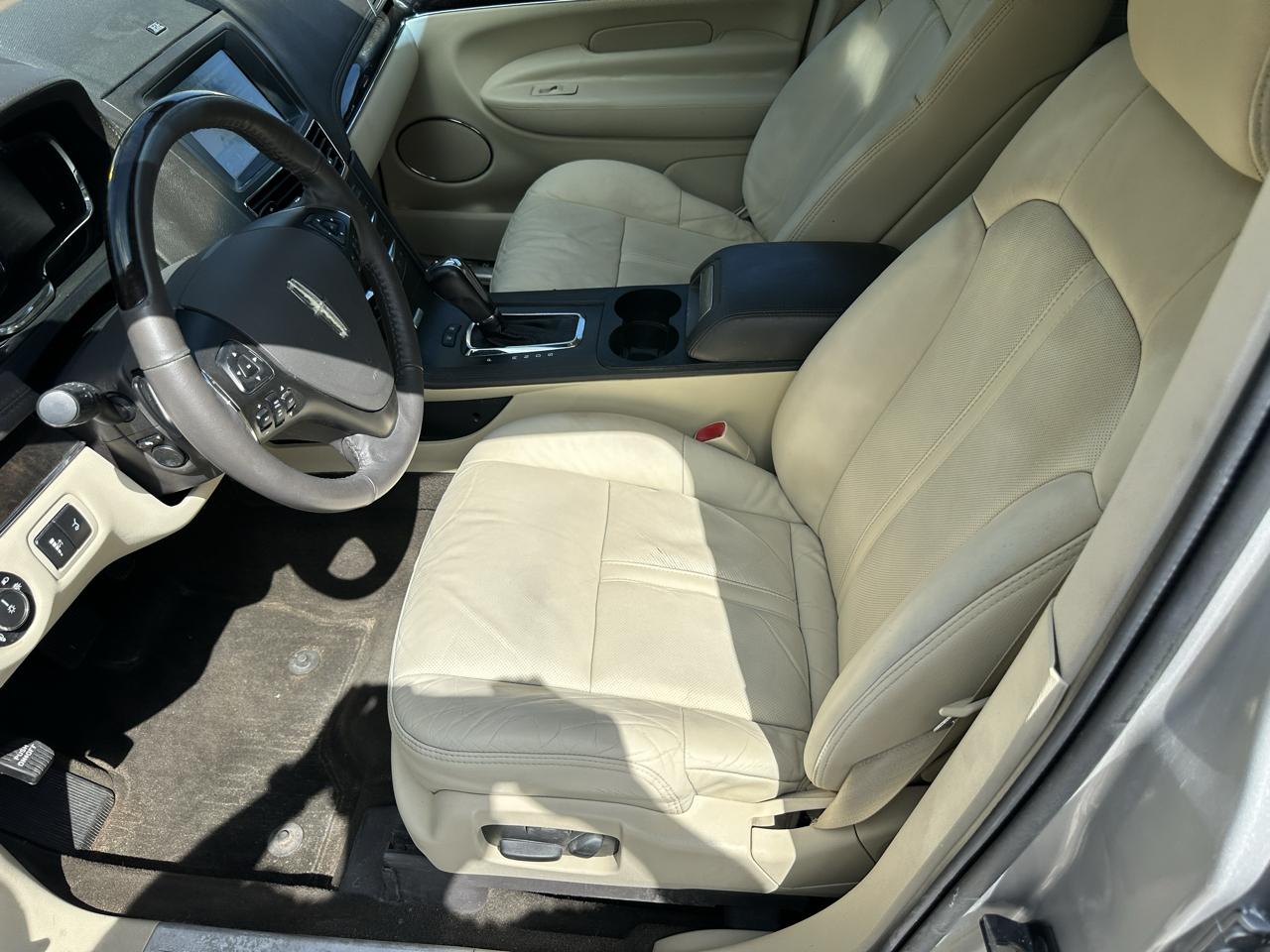 Lincoln MKT 3.5L AWD Standard 2019