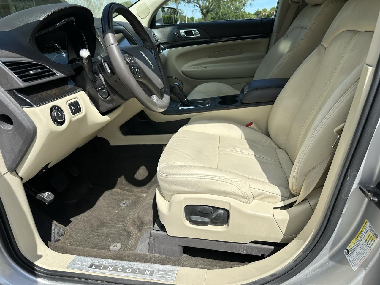 Lincoln MKT 3.5L AWD Standard 2019