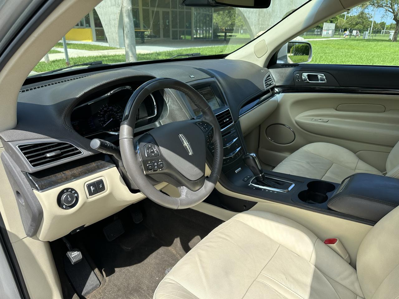 Lincoln MKT 3.5L AWD Standard 2019