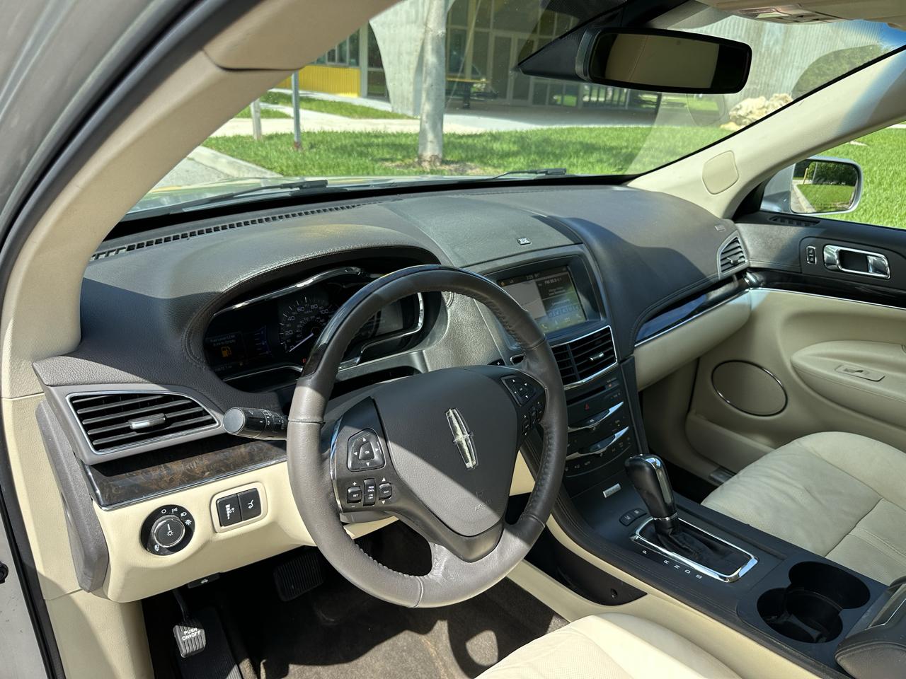 Lincoln MKT 3.5L AWD Standard 2019