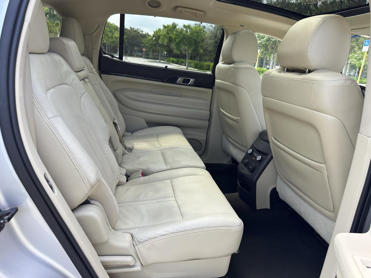 Lincoln MKT 3.5L AWD Standard 2019