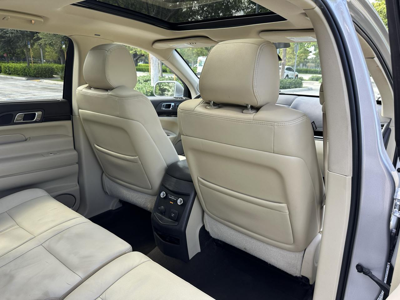 Lincoln MKT 3.5L AWD Standard 2019
