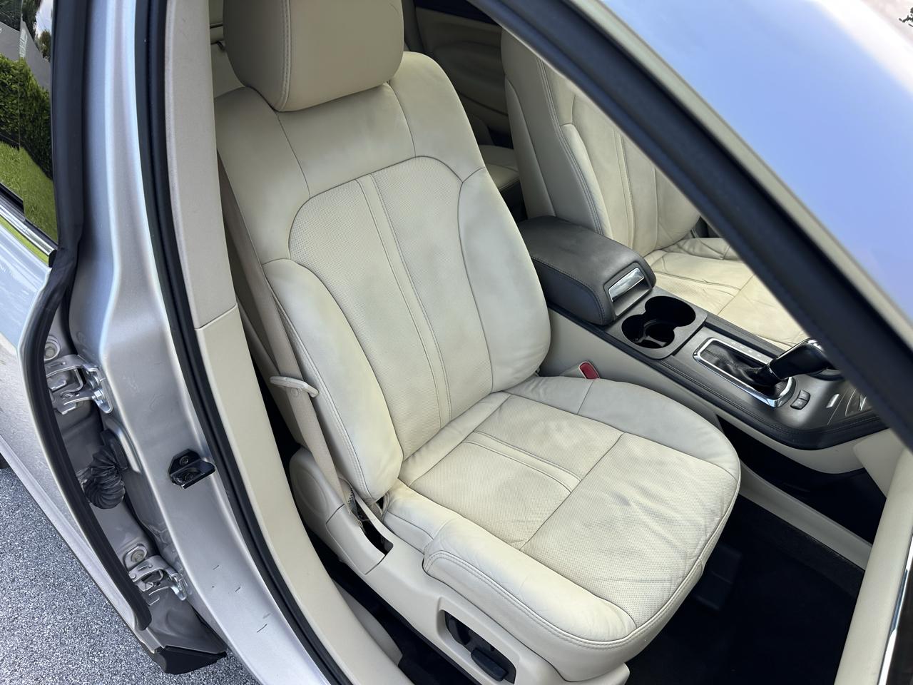 Lincoln MKT 3.5L AWD Standard 2019
