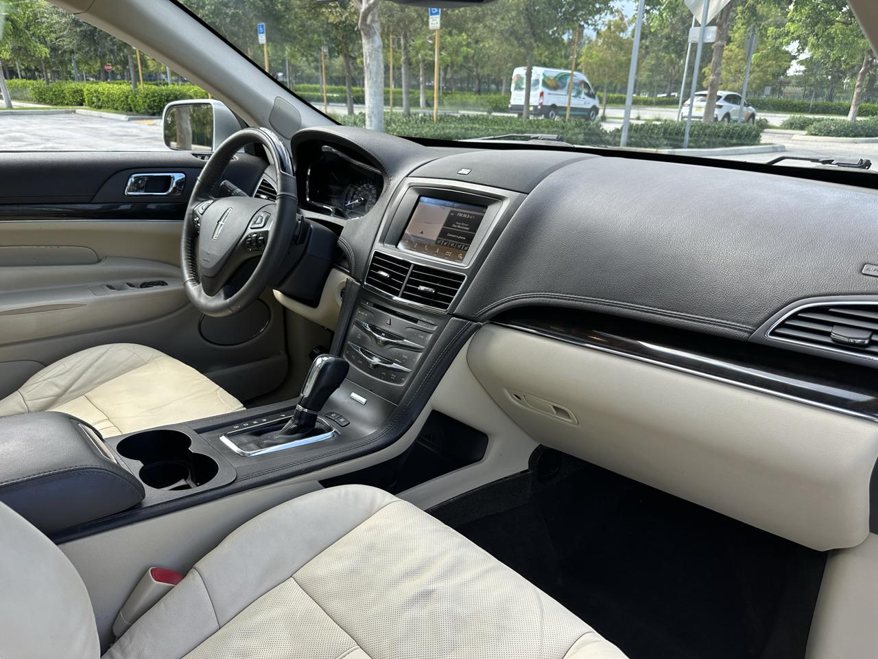 Lincoln MKT 3.5L AWD Standard 2019