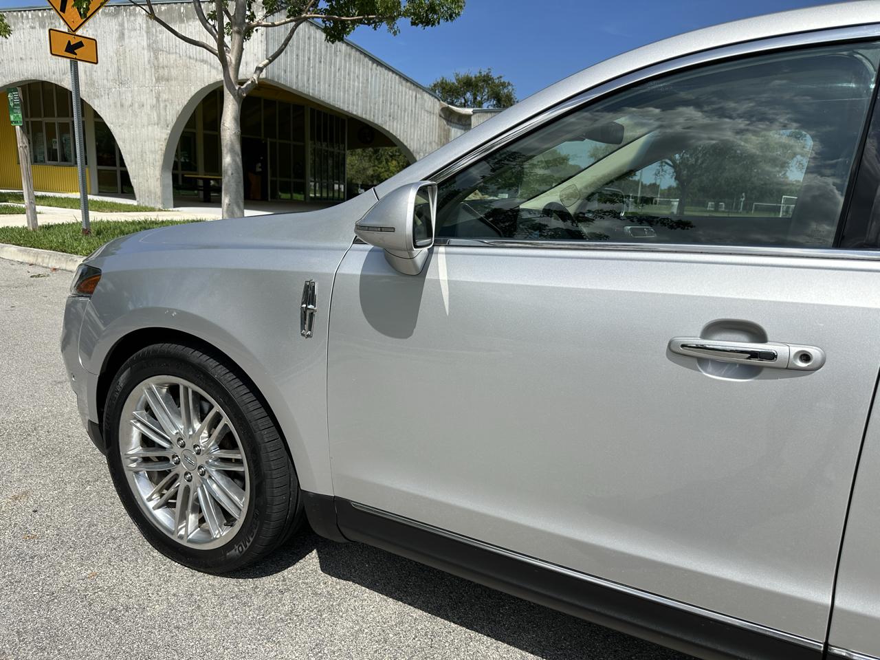 Lincoln MKT 3.5L AWD Standard 2019