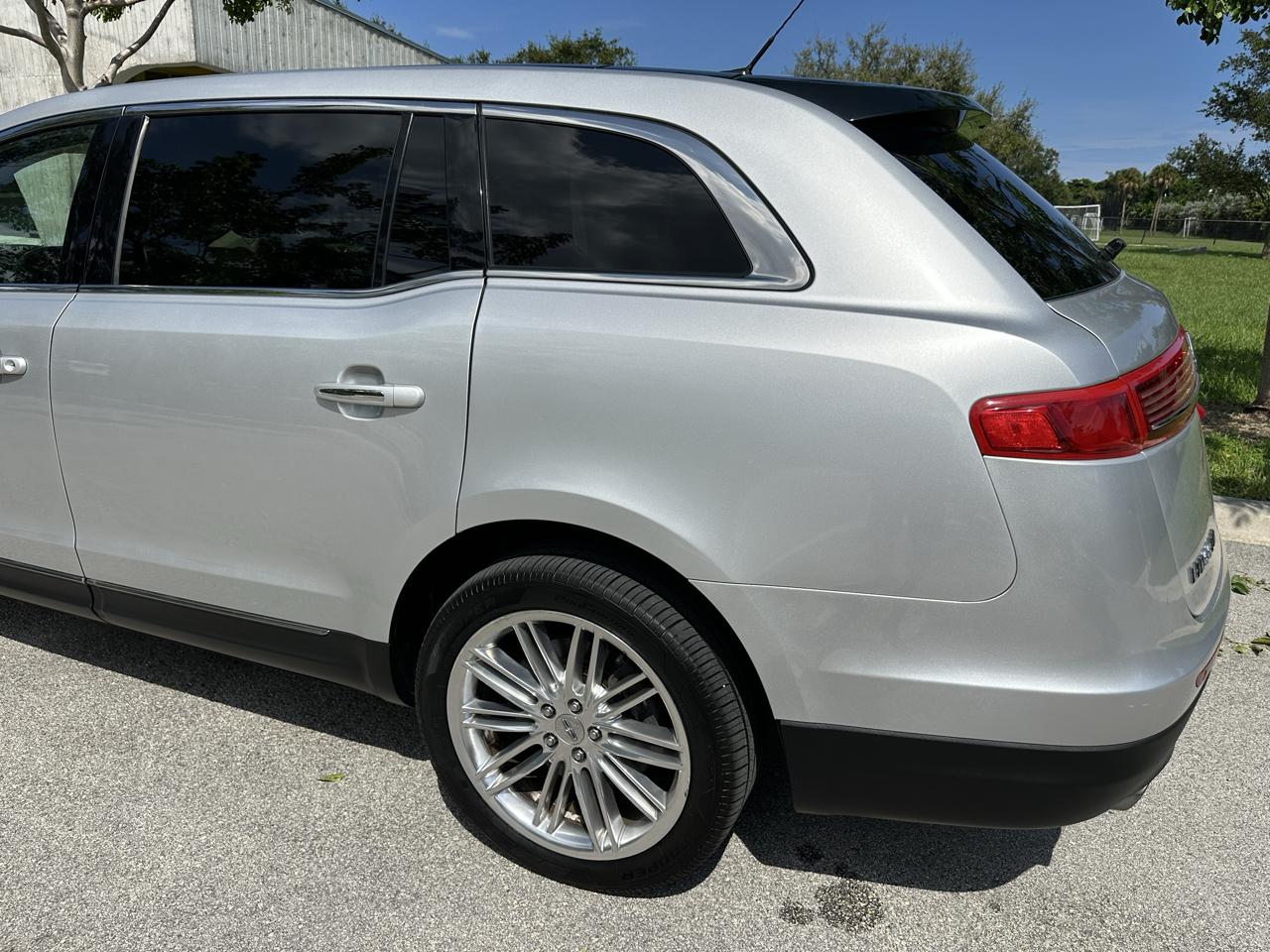 Lincoln MKT 3.5L AWD Standard 2019