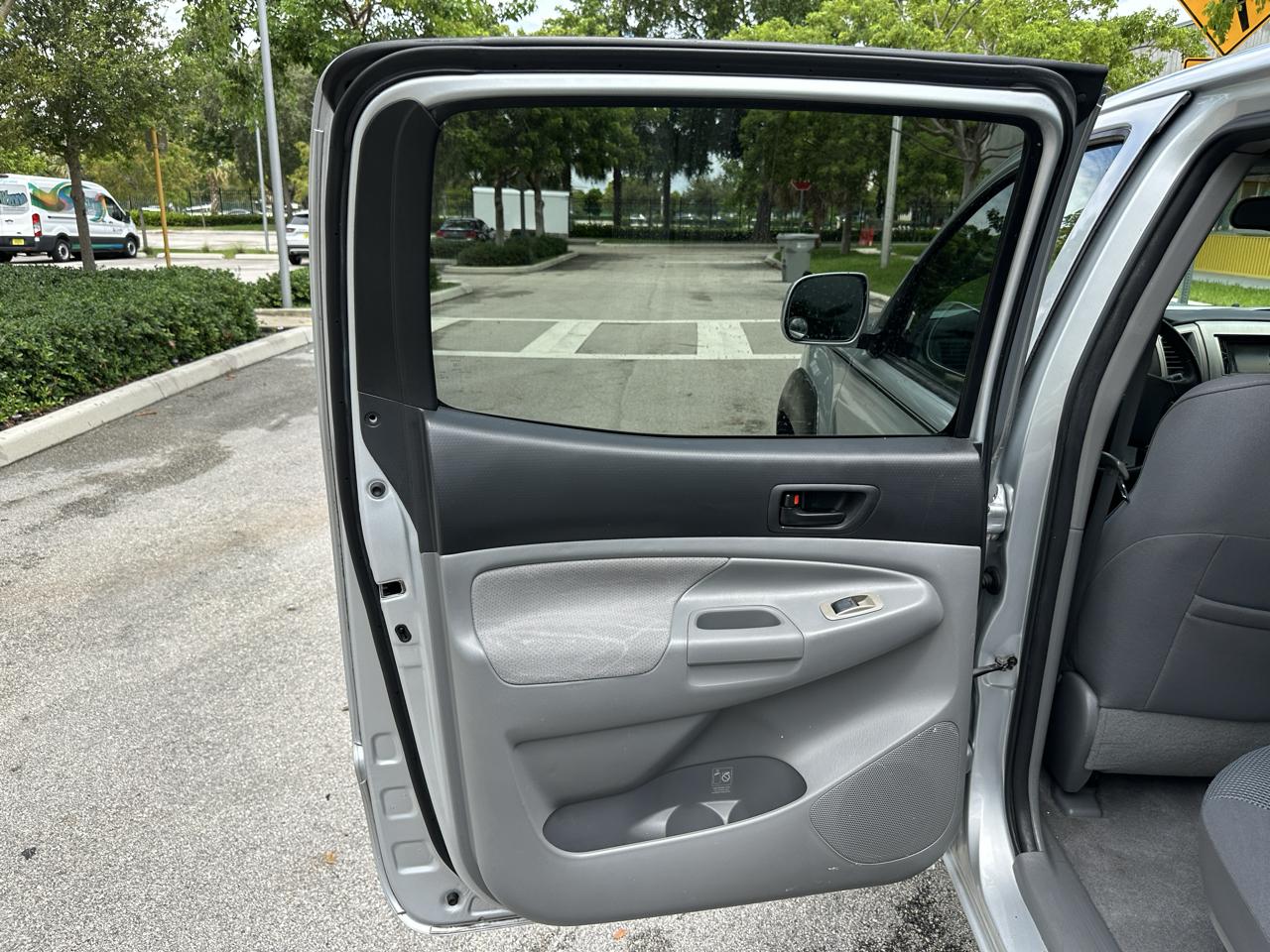 Toyota Tacoma Double 141" PreRunner Auto (Natl) 2006