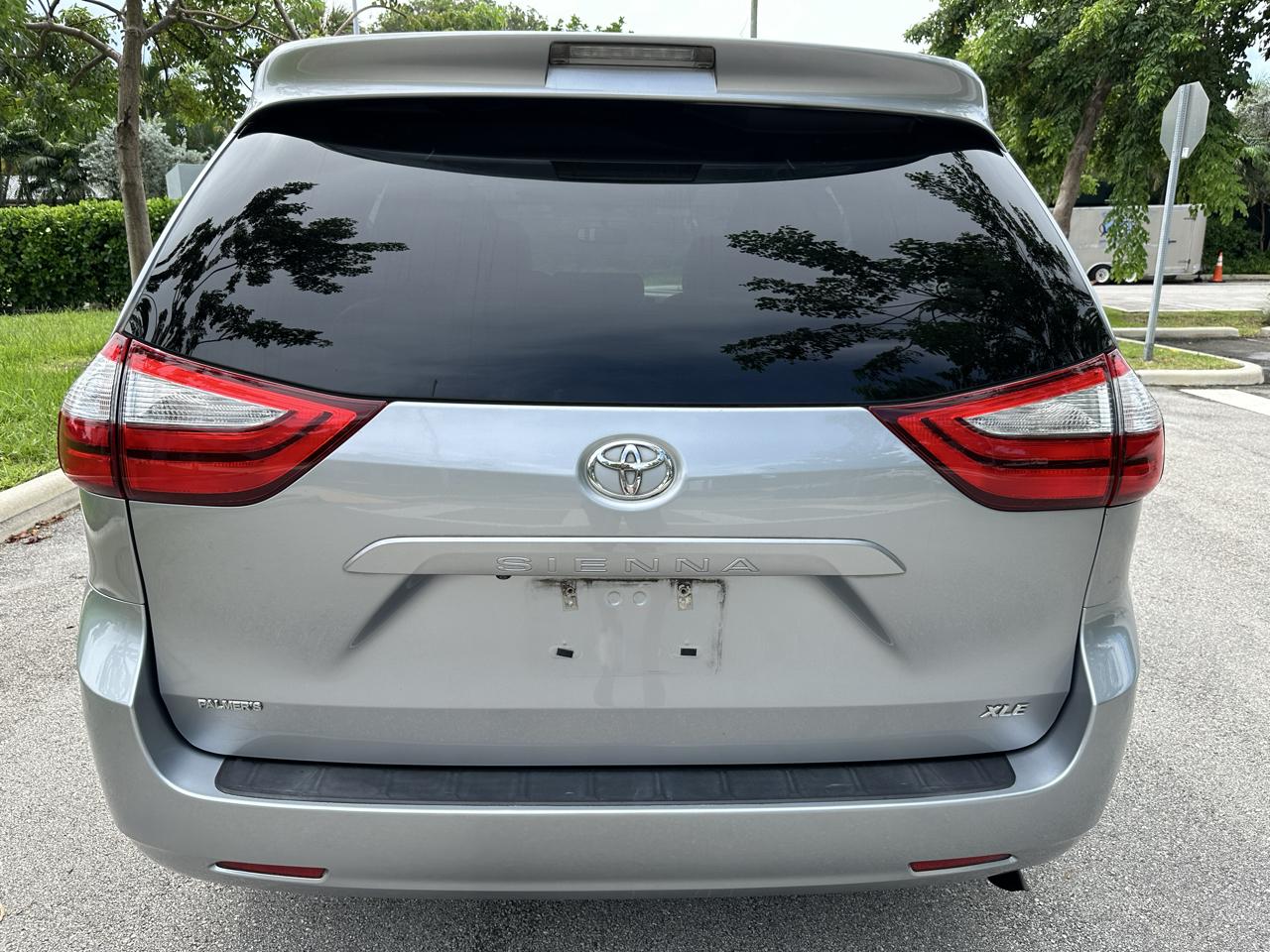 Toyota Sienna 5dr 8-Pass Van XLE Premium FWD (Natl) 2016