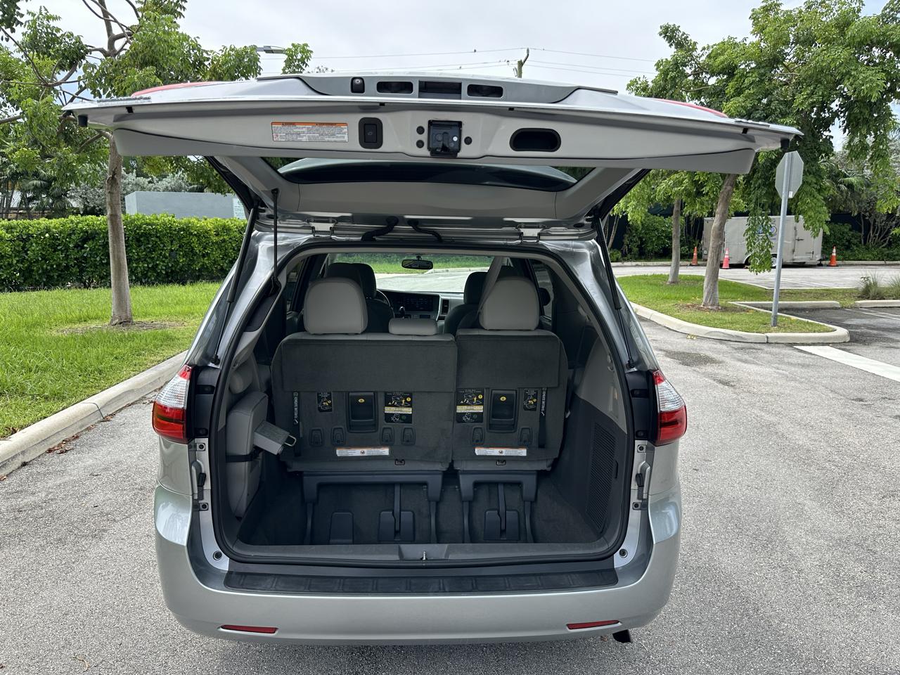 Toyota Sienna 5dr 8-Pass Van XLE Premium FWD (Natl) 2016