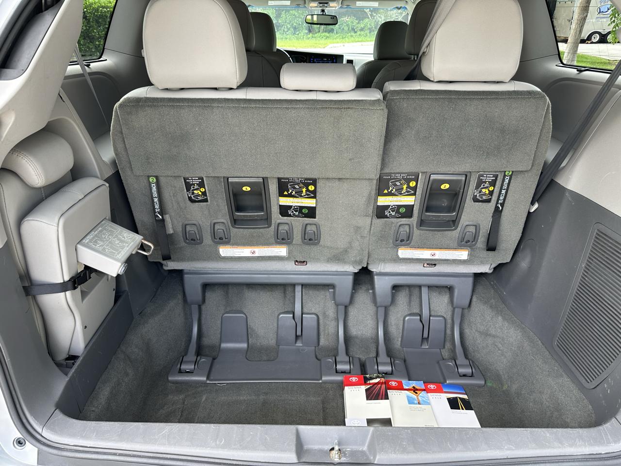 Toyota Sienna 5dr 8-Pass Van XLE Premium FWD (Natl) 2016