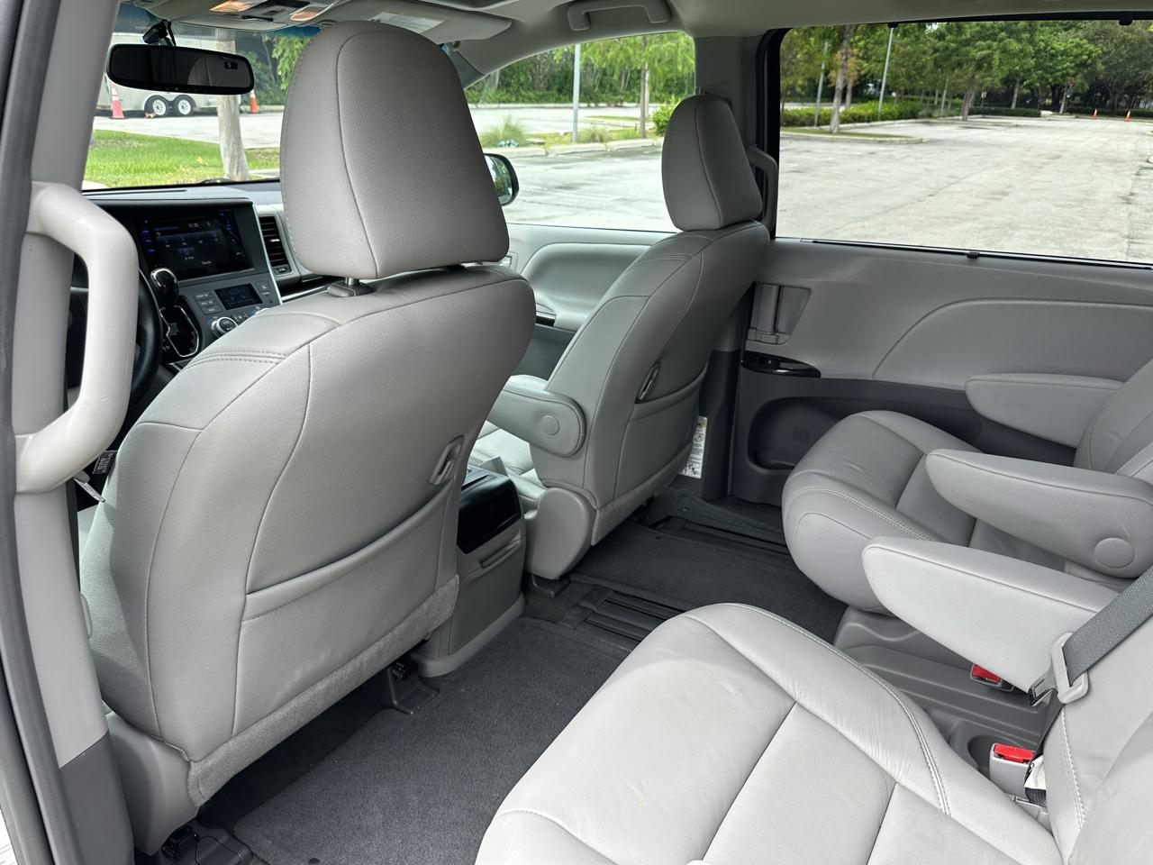 Toyota Sienna 5dr 8-Pass Van XLE Premium FWD (Natl) 2016