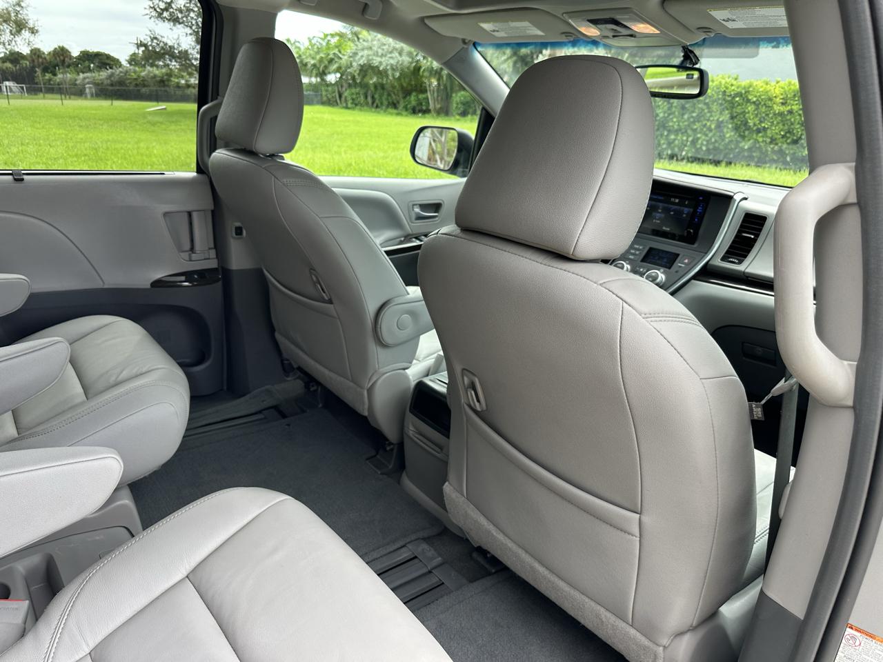 Toyota Sienna 5dr 8-Pass Van XLE Premium FWD (Natl) 2016